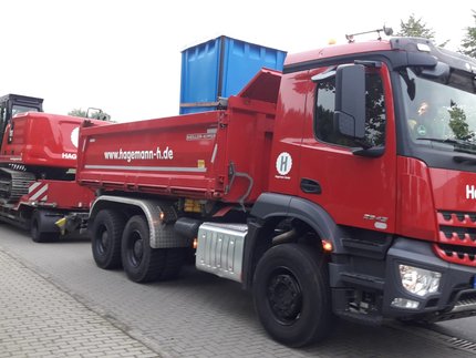 Hagemann GmbH - 3 Achs LKW mit Tieflader 